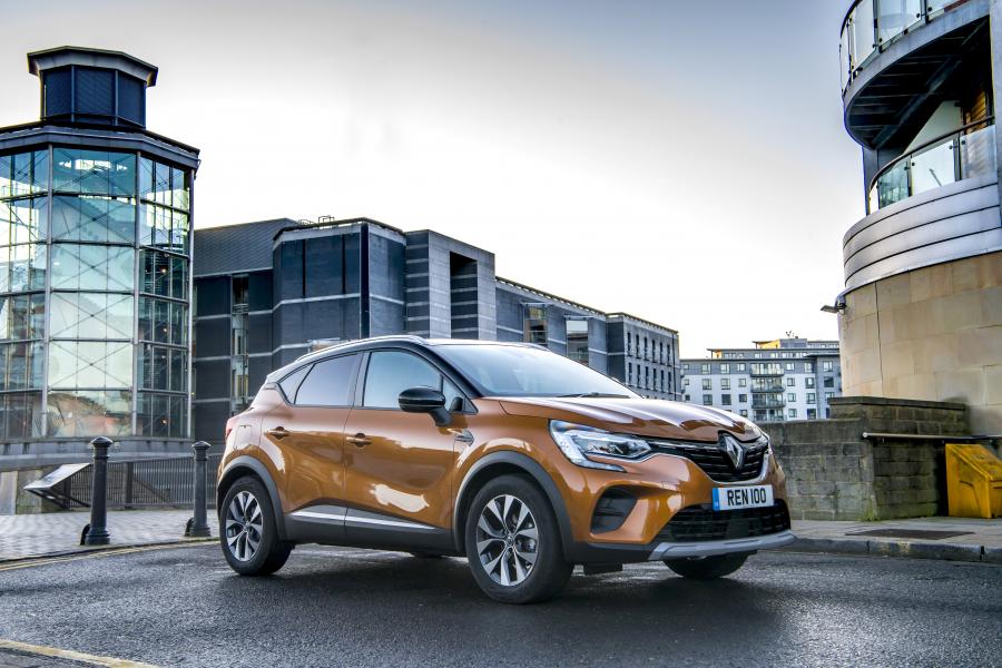  Renault Captur Iconic 2019 года  (UK) (фото 1 из 40)